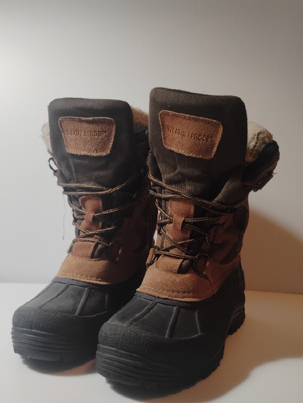 Weatherproof brand Men's Tundra II winter boots In Good Used Condition Size 9